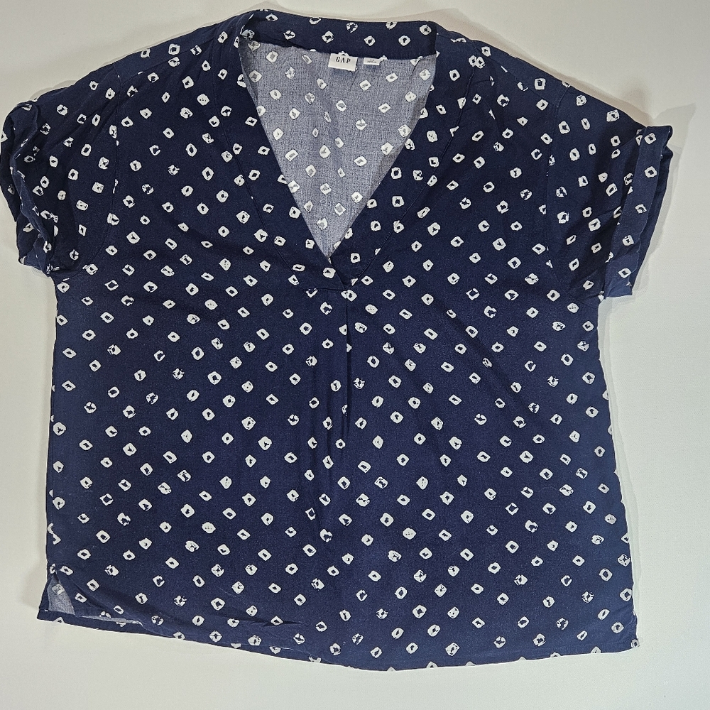 Gap Blouse Womens Size XS Navy Blue Whute Geometric Lightweight Feminine Top
